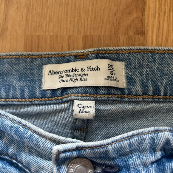Abercrombie and Fitch Curve Love 90s Straight Ultra High Rise Jeans - Picture 2 of 4
